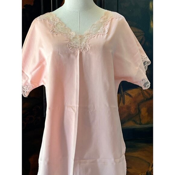 Vintage Nightgown Pink Lace Short Gown All Polyester USA Size Medium - Picture 1 of 6